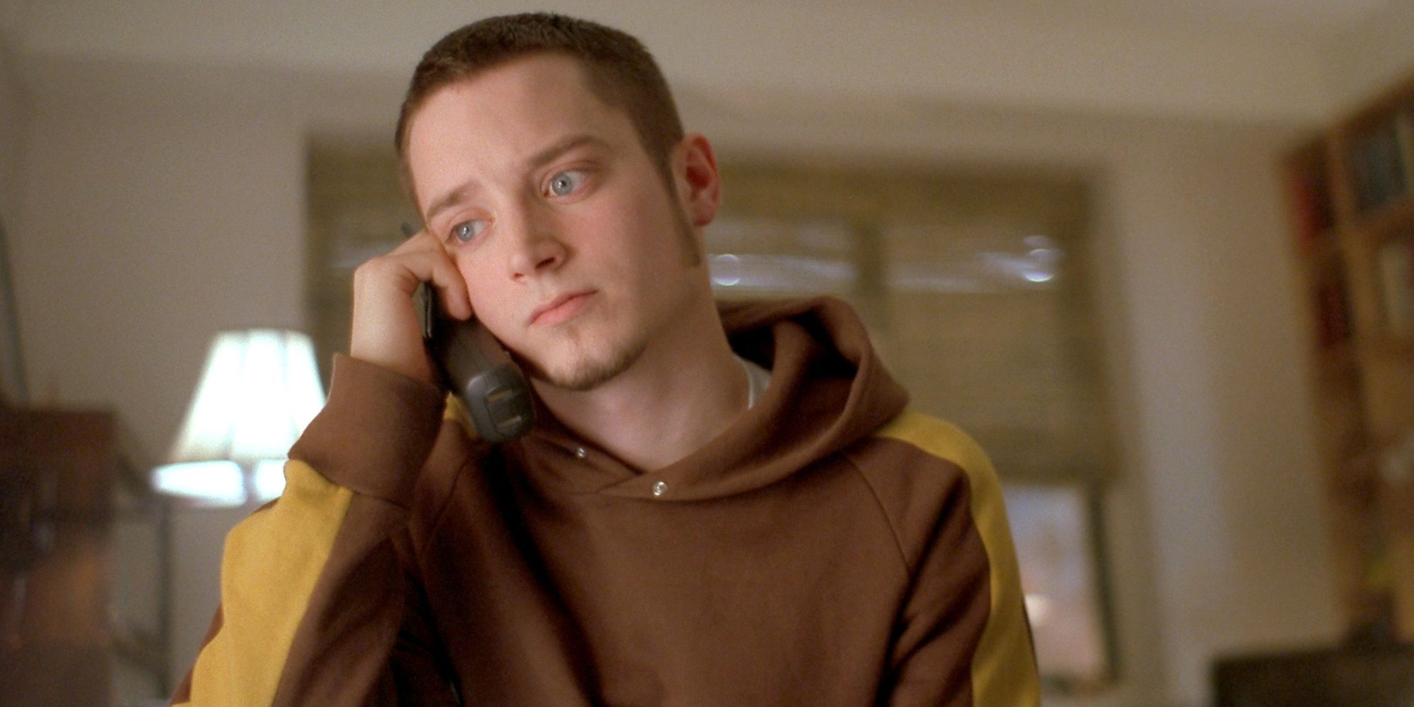 Elijah Wood on the phone in Eternal Sunshine of the Spotless Mind