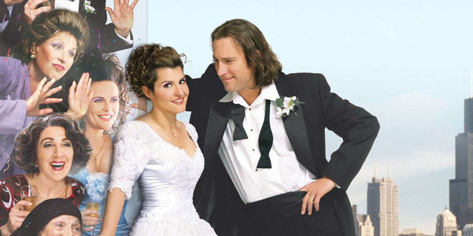 Family pries in on a couple in My Big Fat Greek Wedding