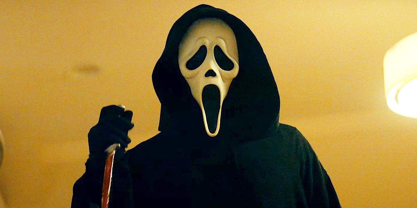 Ghostface brandishing a knife in Scream 2022