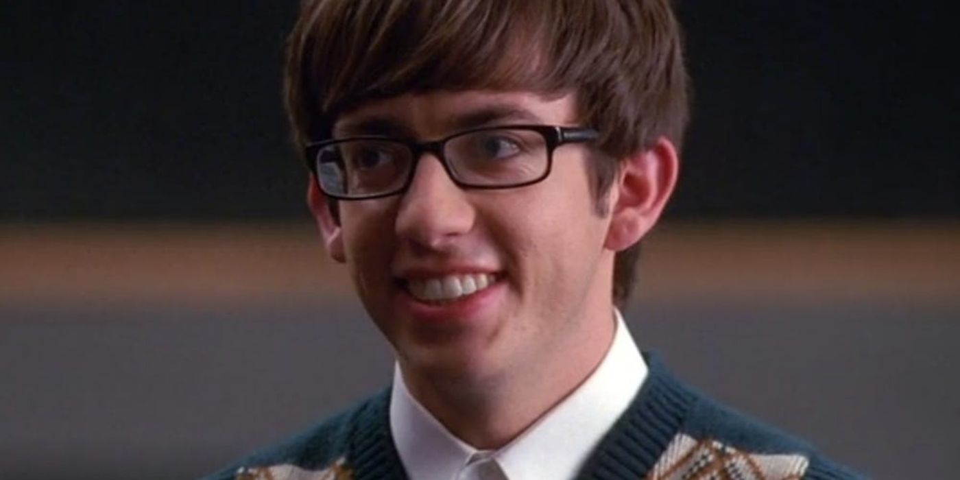 Artie smiling in Glee