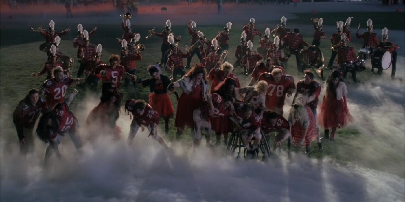 The ND and the football team performing on the field in Glee