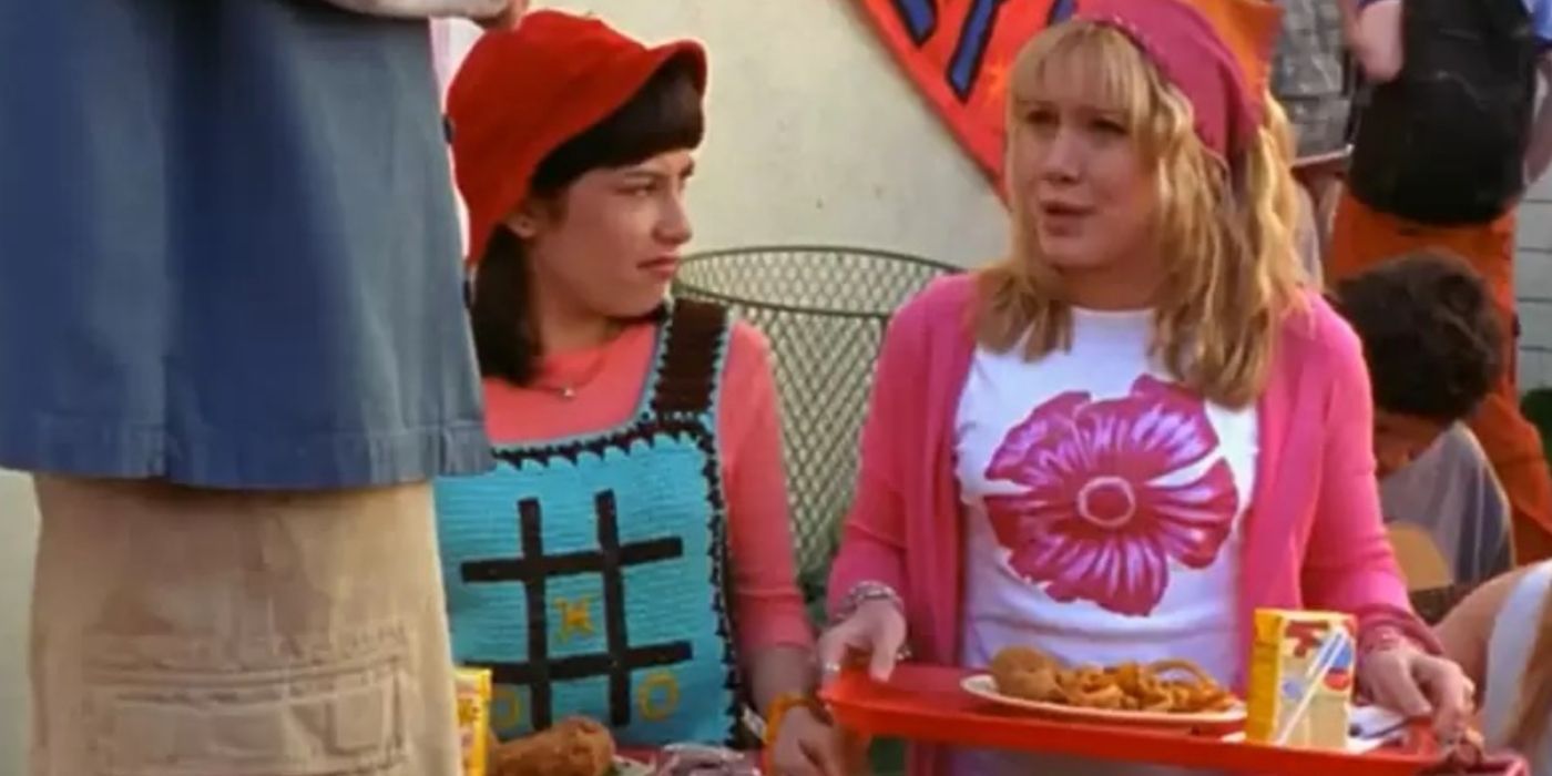 Lizzie and Miranda Walking to Their Lunch Table in Lizzie McGuire