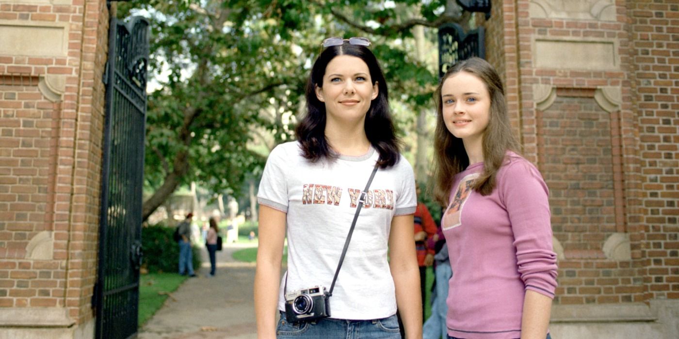 Lorelai and daughter, Rory pictured outside Harvard in Gilmore Girls