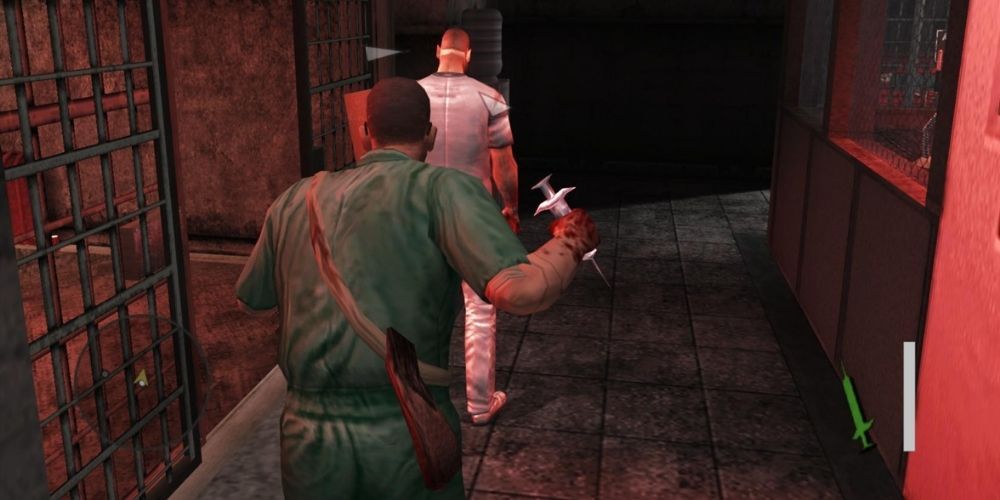 A player sneaks up behind a victim in Manhunt 2