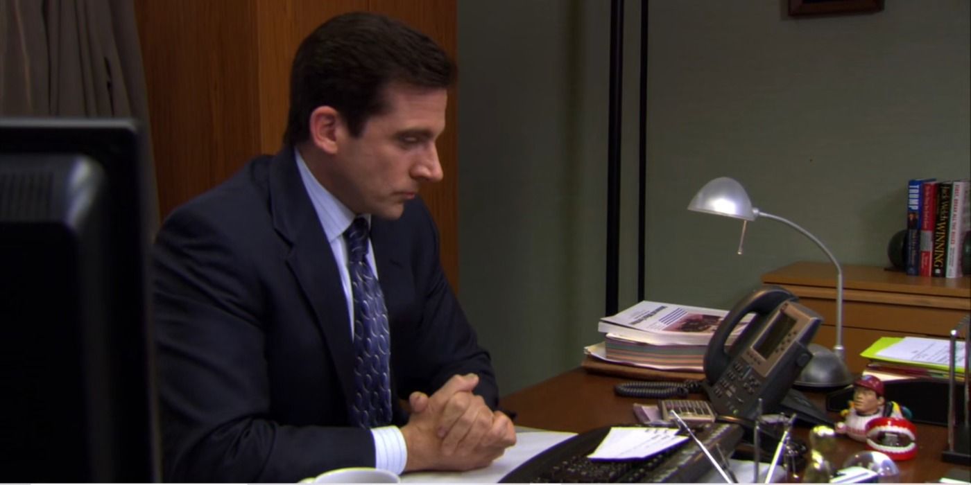 Michael Scott dials a Wendy's outlet in The Office