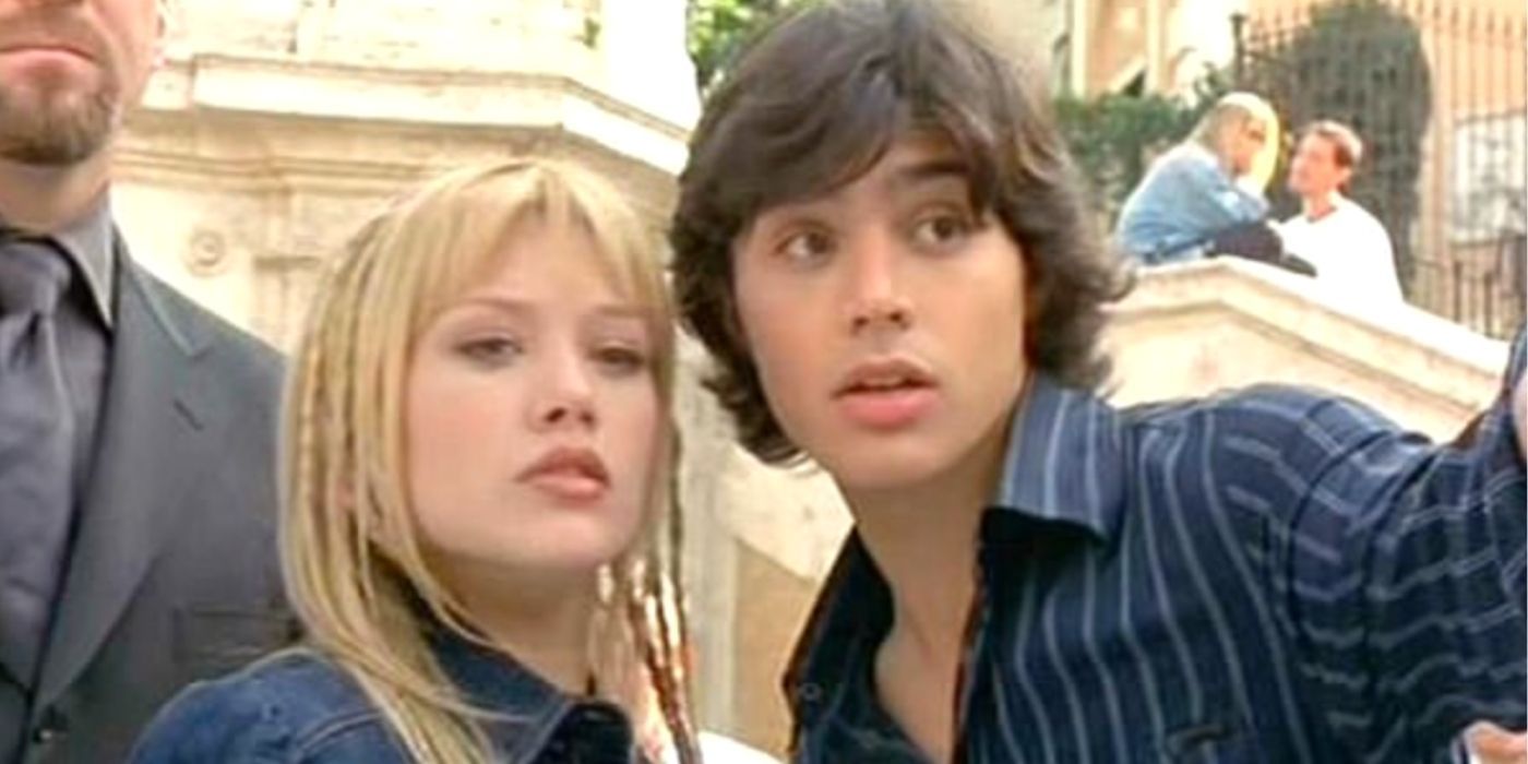 Paolo showing Lizzie Rome in The Lizzie McGuire Movie