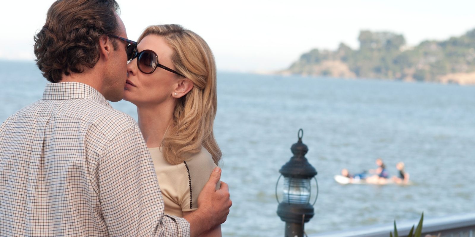 Peter Sarsgaard and Cate Blanchett share a kiss by the sea in Blue Jasmine