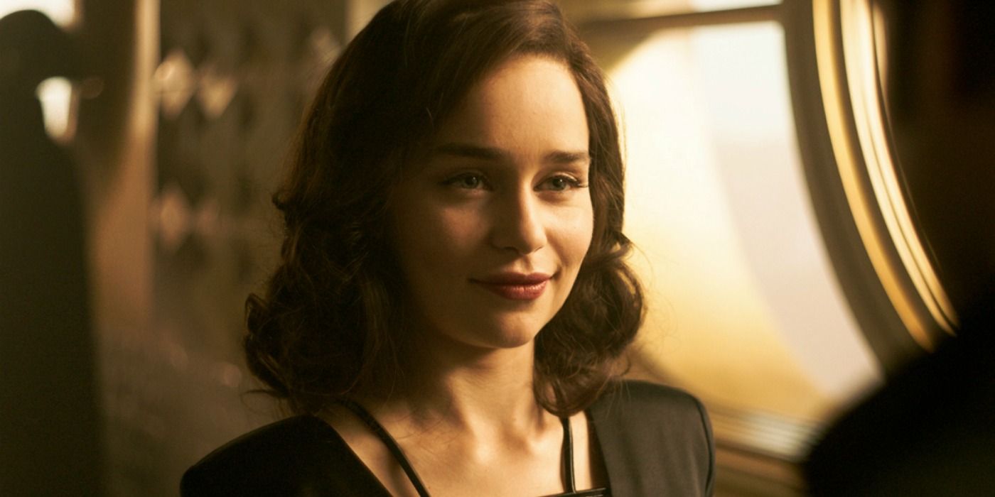 Qi'ra smiles in Solo: A Star Wars Story.