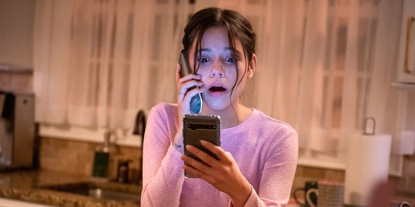 Tara Carpenter on the phone in the opening scene of Scream 5