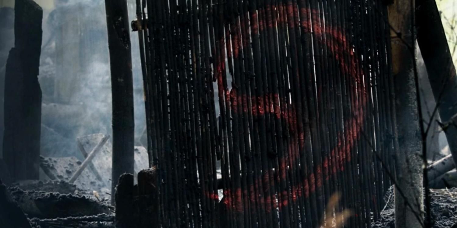 The Dragon’s Fang scrawled on the door of Siuan’s burned hut in The Wheel of Time