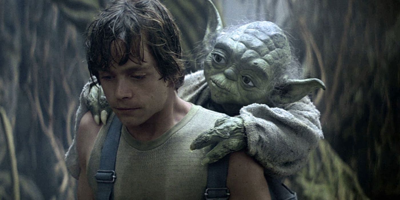 Luke Skywalker, carregando Yoda nas costas durante seu treinamento Jedi