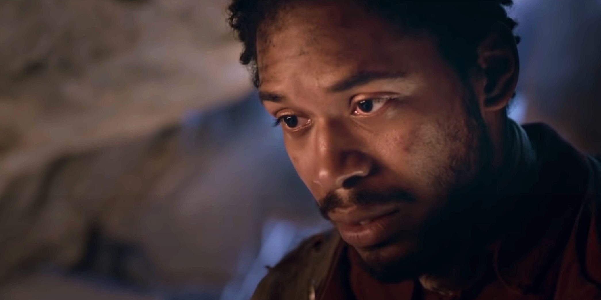 christian sings close my eyes on battlefield