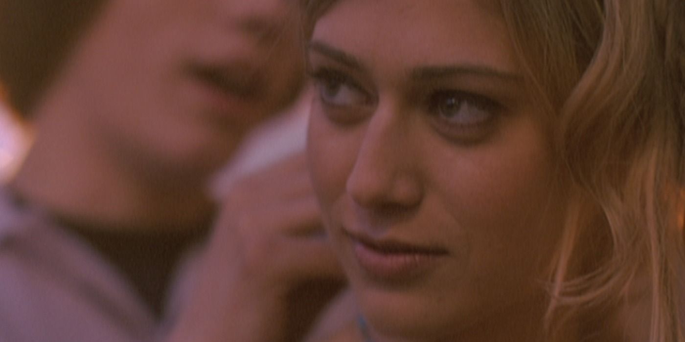 Closeup of Lizzy Caplan in Live Is The Drug