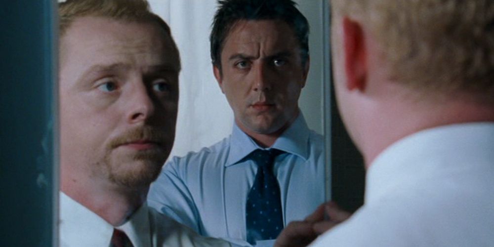 Pete appears in the bathroom cabinet mirror in Shaun of the Dead