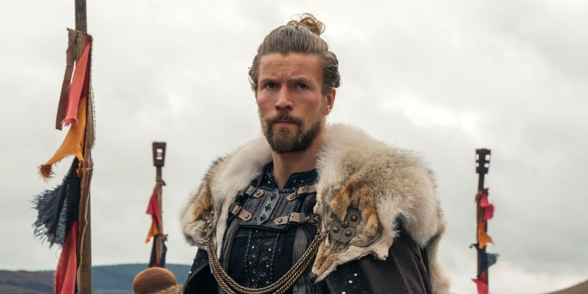 Leo Suter como Harald Sigurdsson parece sério em Vikings: Valhalla