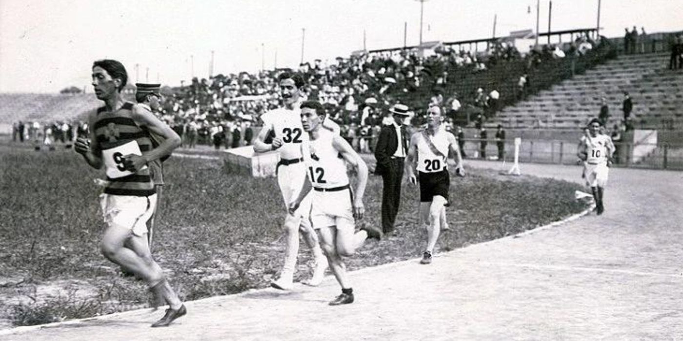 Contestants running during the 1904 Olympic Marathon
