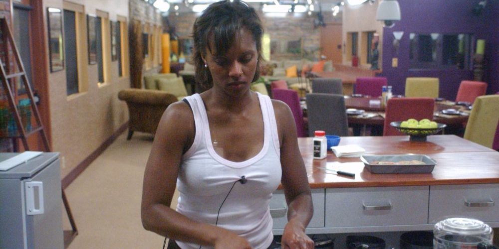 Danielle washes dishes on Big Brother