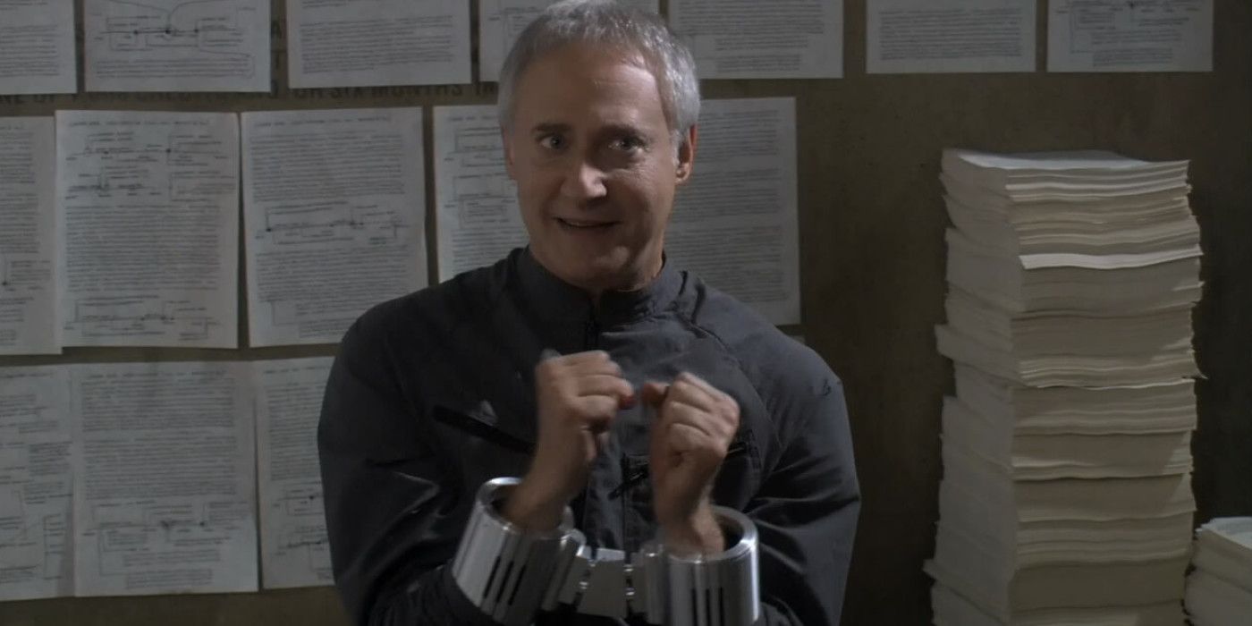 Brent Spiner as Dr. Arik Soong in restraints in Star Trek: Enterprise