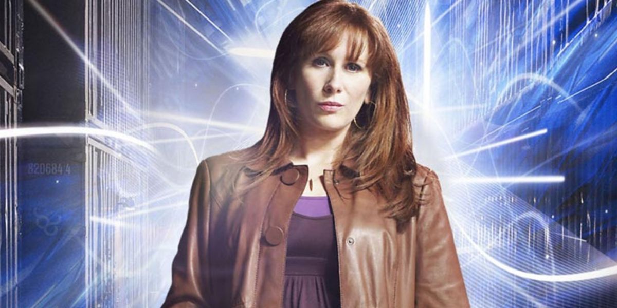 Donna in front of bright lights in Doctor Who