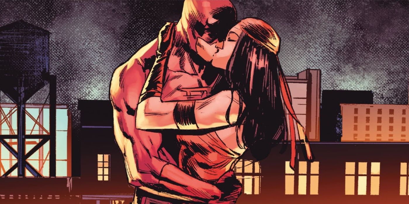 Daredevil and Elektra kissing in the comics.