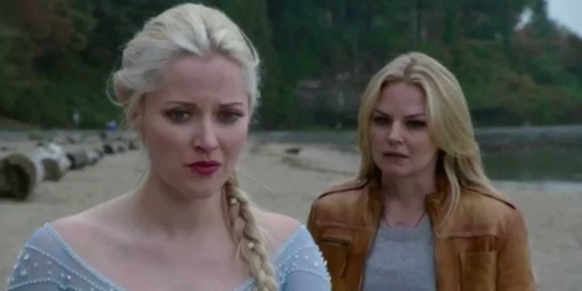 Elsa and Emma looking worried in Once Upon A Time