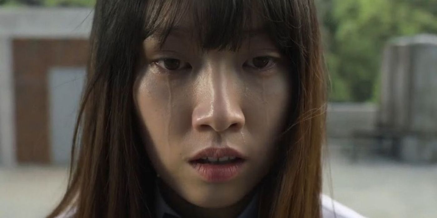 Eun-ji chorando em All of Us Are Dead.