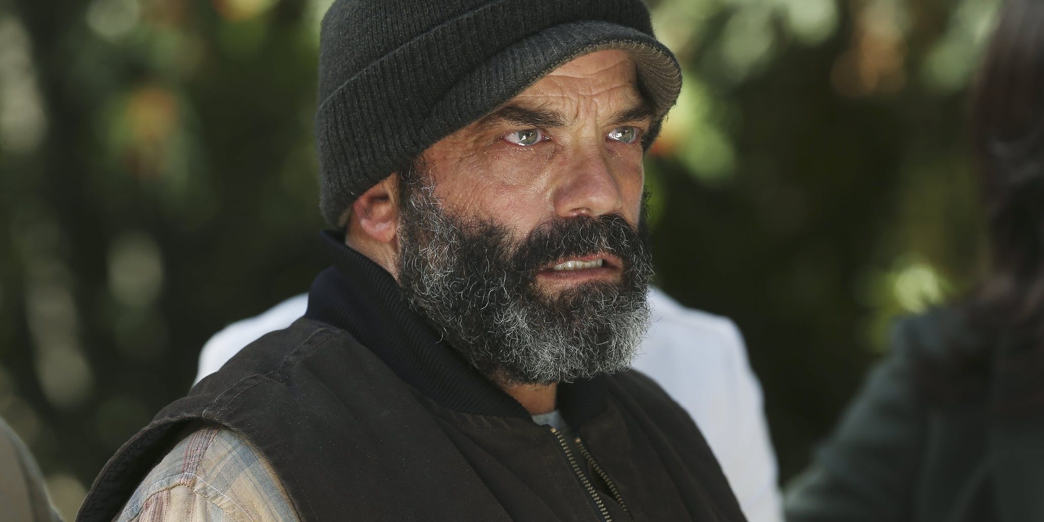Grumpy/Leroy (Lee Arenberg) talks with Regina in Once Upon A Time