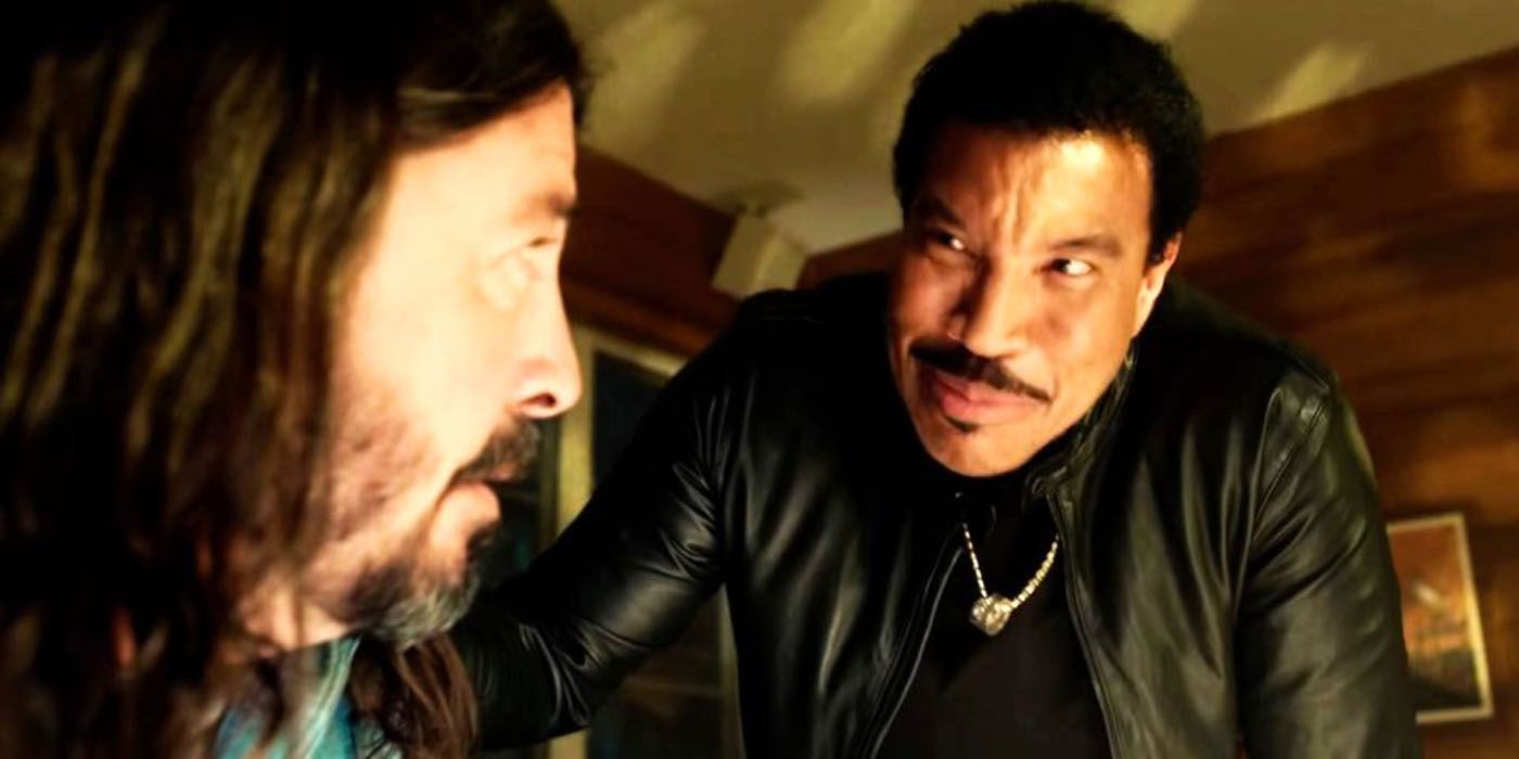 Lionel Richie talking to Dave Grohl.