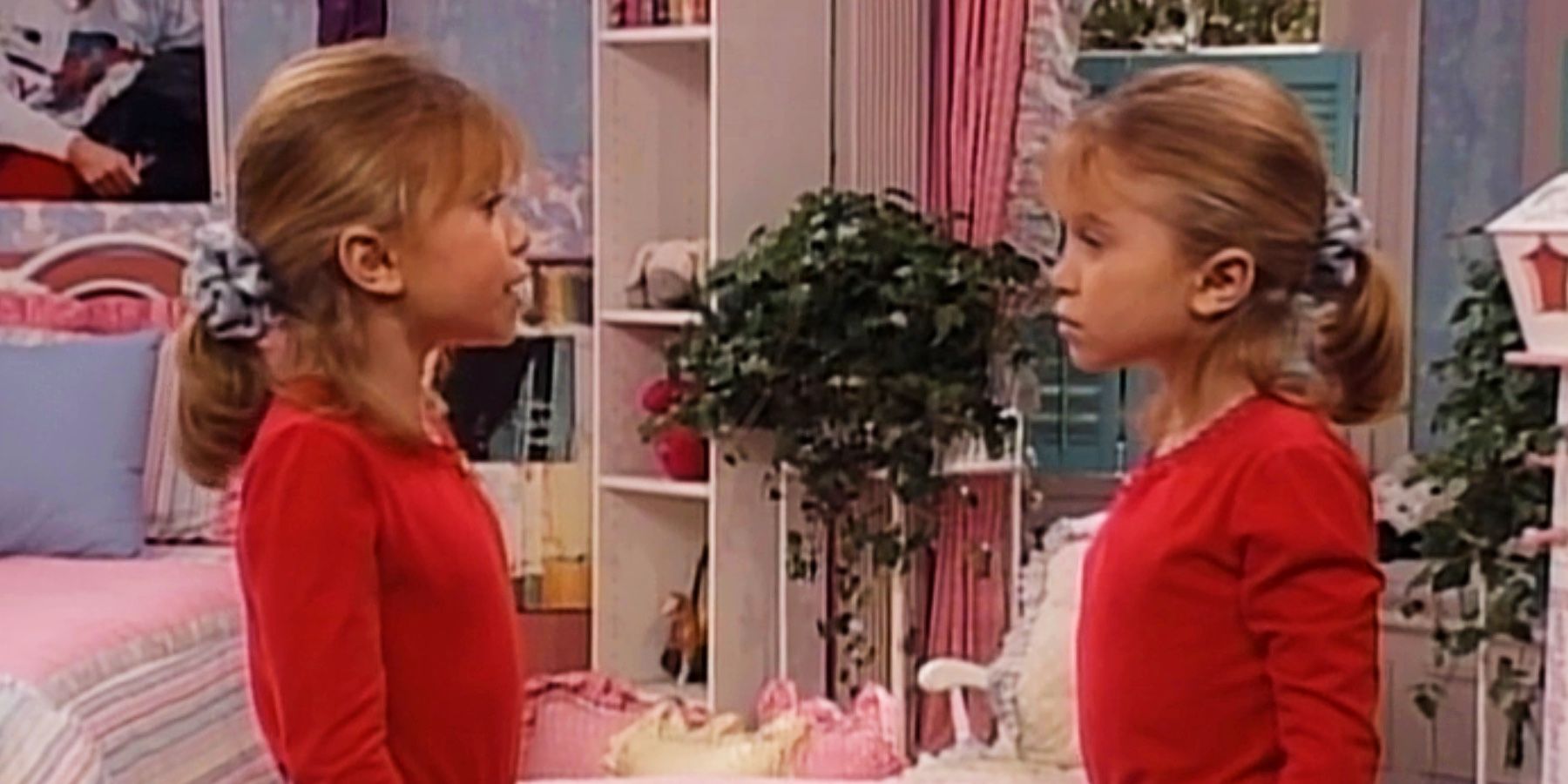 Mary-Kate and; Ashley Olsen as Michelle looking at each other in Full House Finale