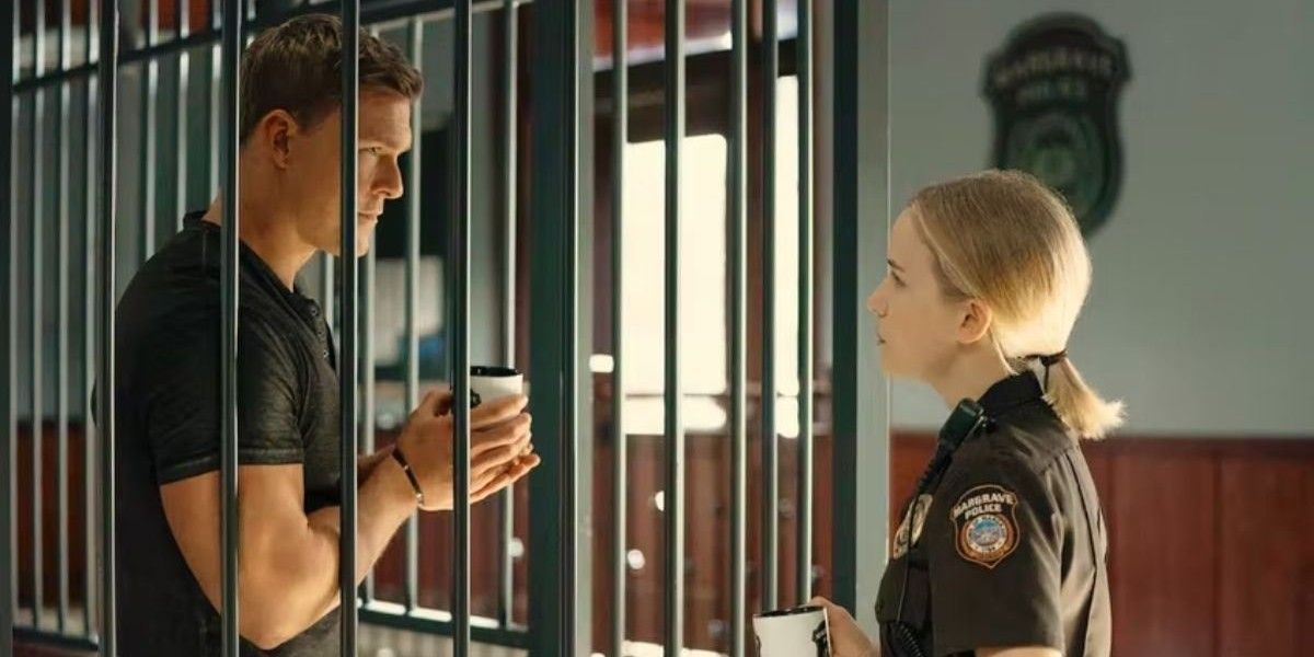 Jack Reacher flirts with Officer Roscoe in Reacher
