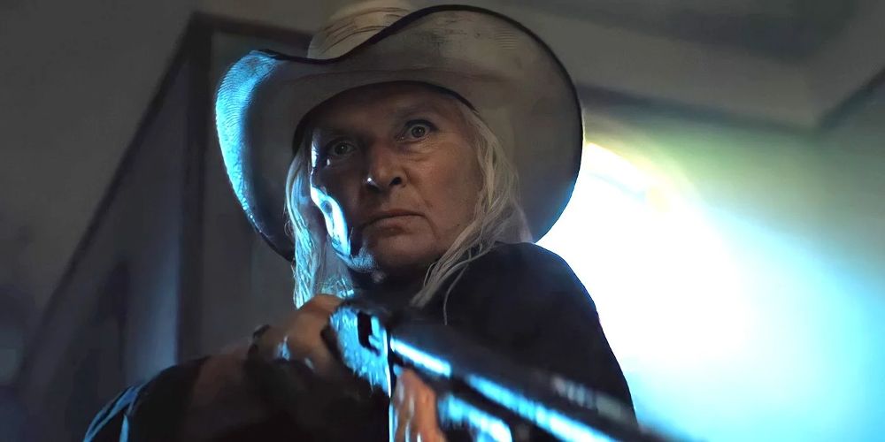 Sally points a shotgun in Texas Chainsaw Massacre 2022