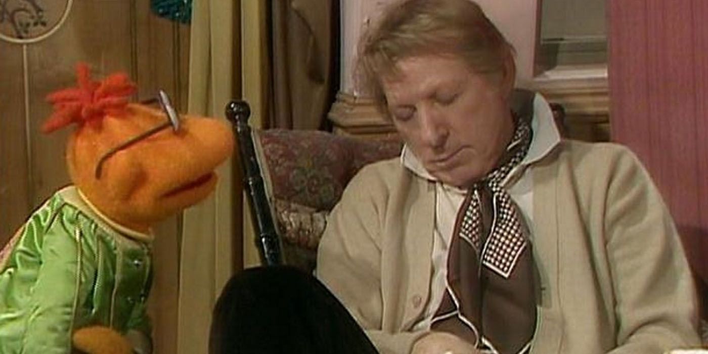 Scooter and a sleeping Danny Kaye in The Muppet Show