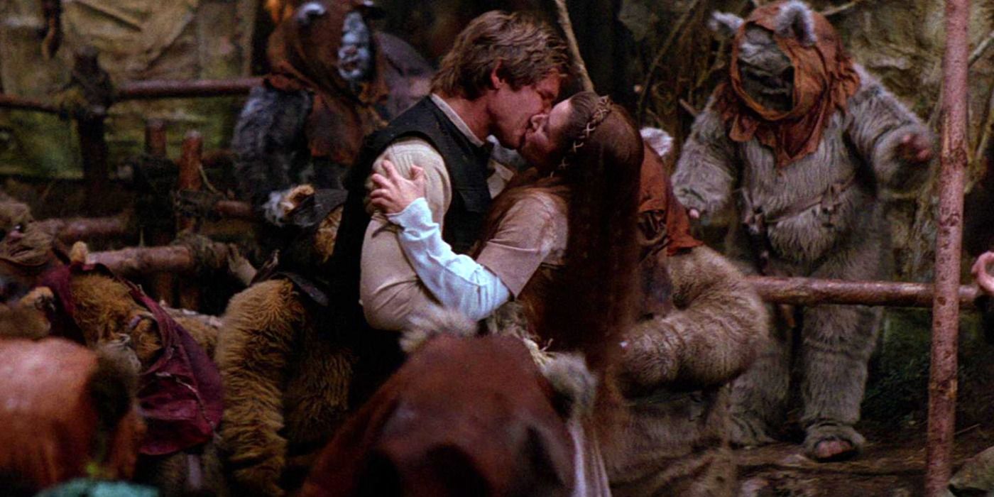 Star Wars Han and Leia Kiss in Return of the Jedi