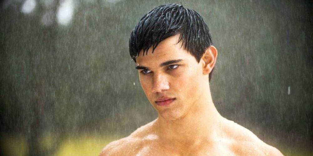 Taylor Lautner shirtless in Twilight