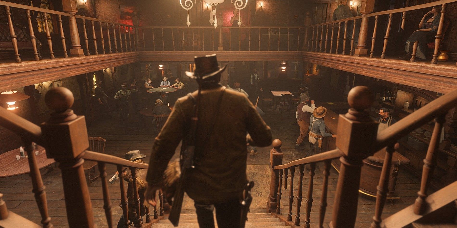 Arthur Morgan desce as escadas do salão em RDR2