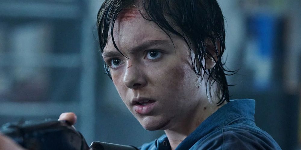 Lila points a shotgun in Texas Chainsaw Massacre 2022