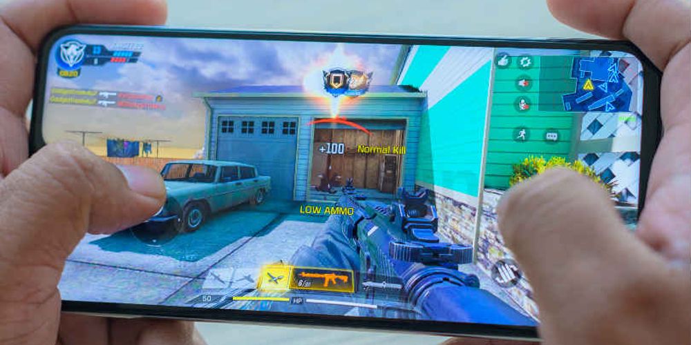 A game is played on the Xiaomi Redmi Note 8 Pro phone