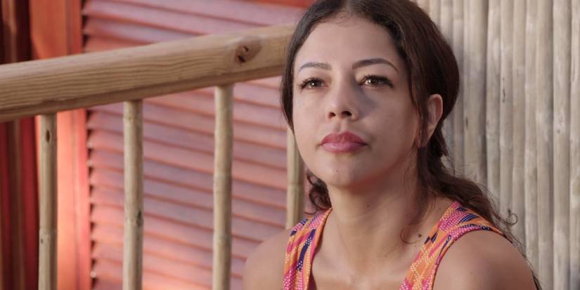 90 Day Fiancé: Before the 90 Days star Jasmine Pineda sitting outside smiling 