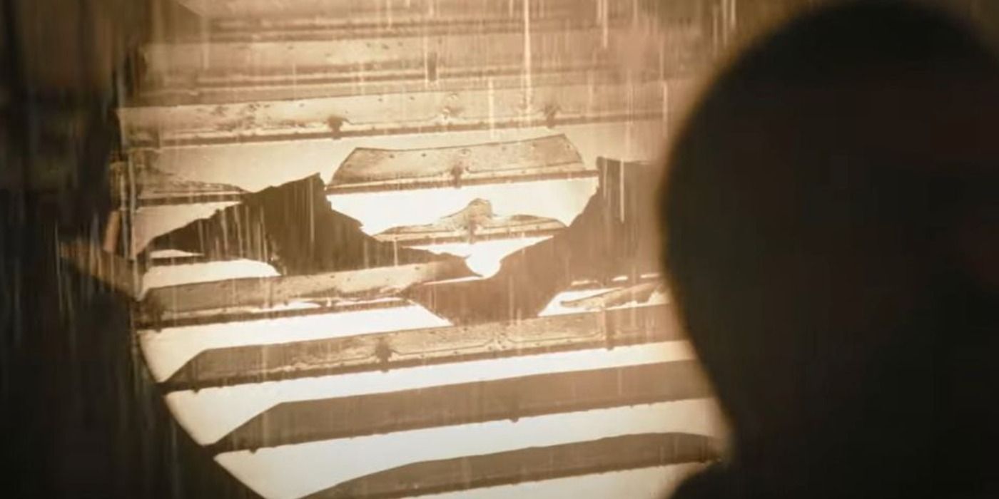 Gordon lighting the signal in The Batman