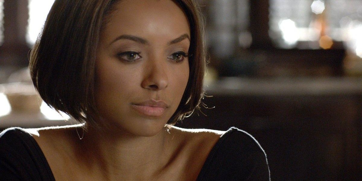 Bonnie Bennett reflects in The vampire diaries