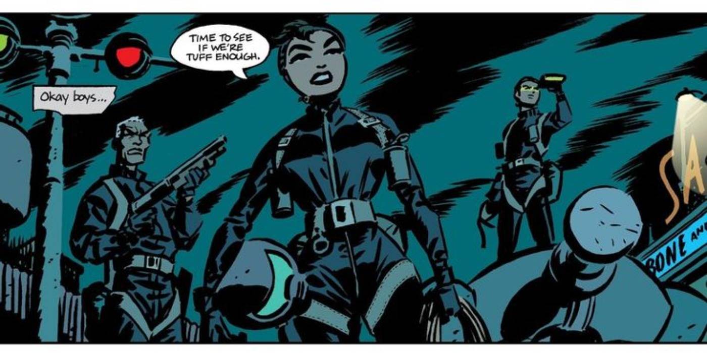 Catwoman se prepara para um assalto na DC Comics.