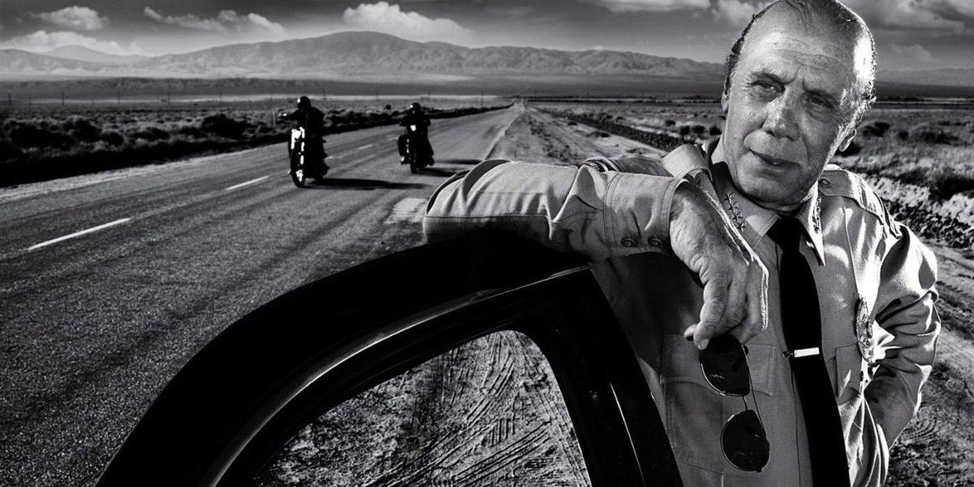Chief Wayne Unser on the side of the road in Sons Of Anarchy.