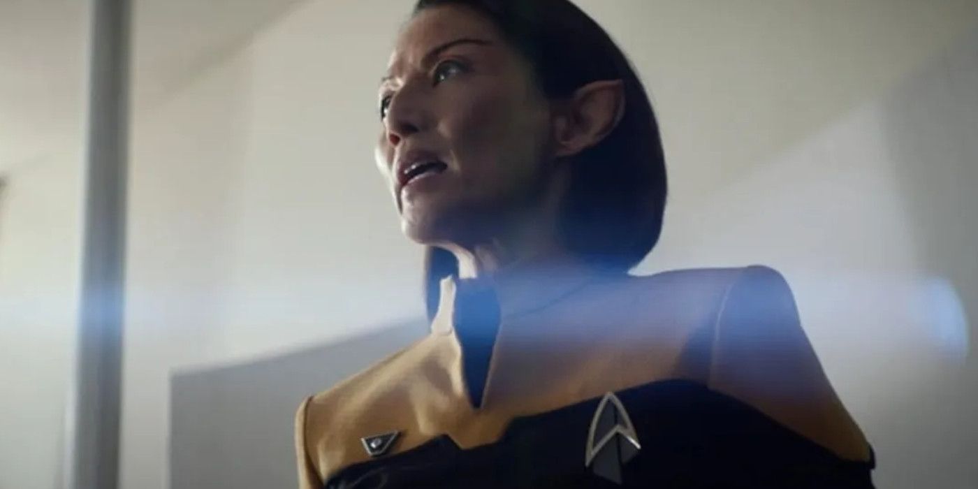 Commodore Oh giving orders in Star Trek: Picard Season 1