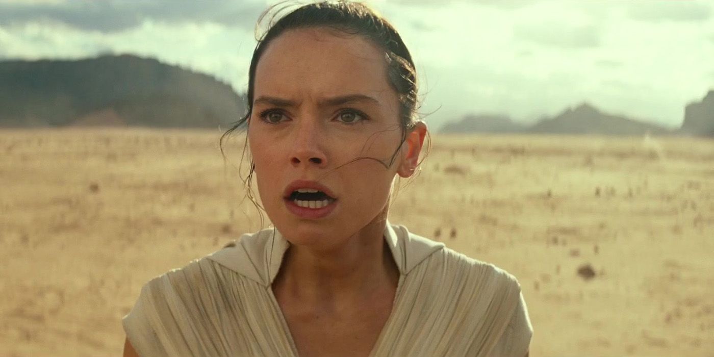 Rey in the desert in Star Wars: The Rise of Skywalker