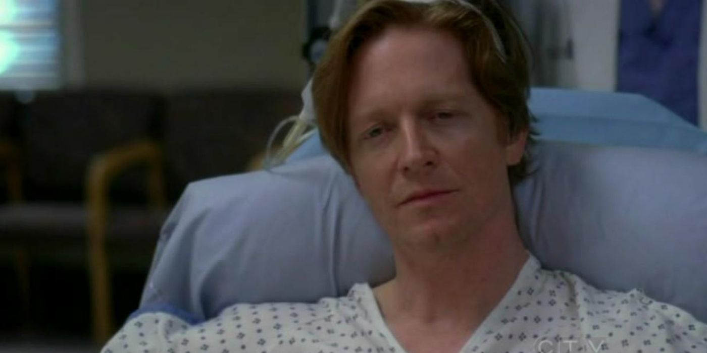Eric Stoltz as a patient laying in bed looking at someone from his bed