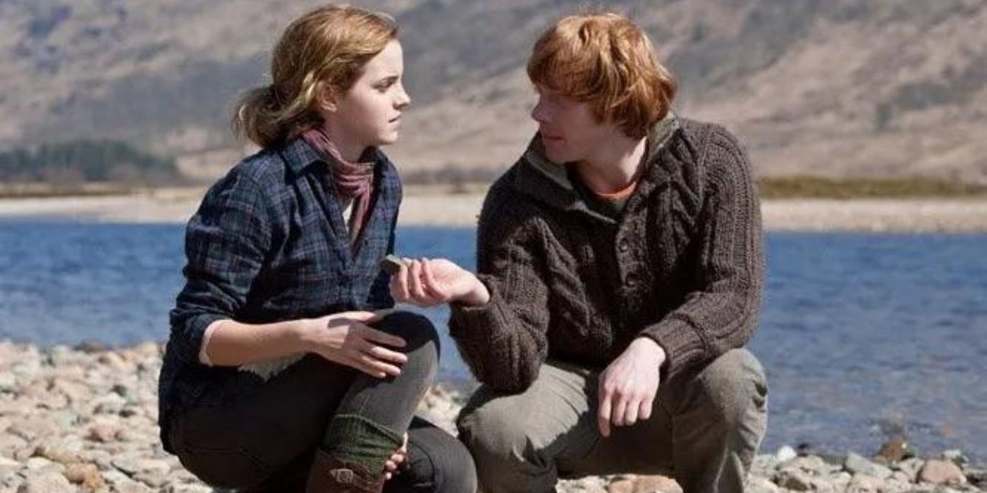 Hermione and Ron on a lakeshore in Deathyl Hallows Part I