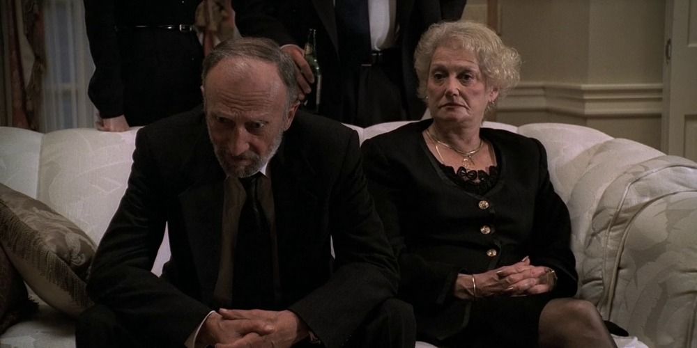 Hugh e Mary discutem no funeral de Livia em The Sopranos