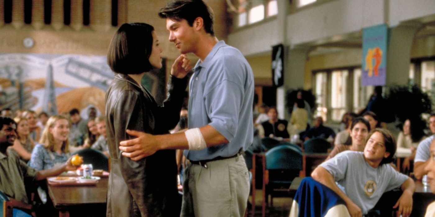Sidney and Derek in the cafeteria in Scream 2
