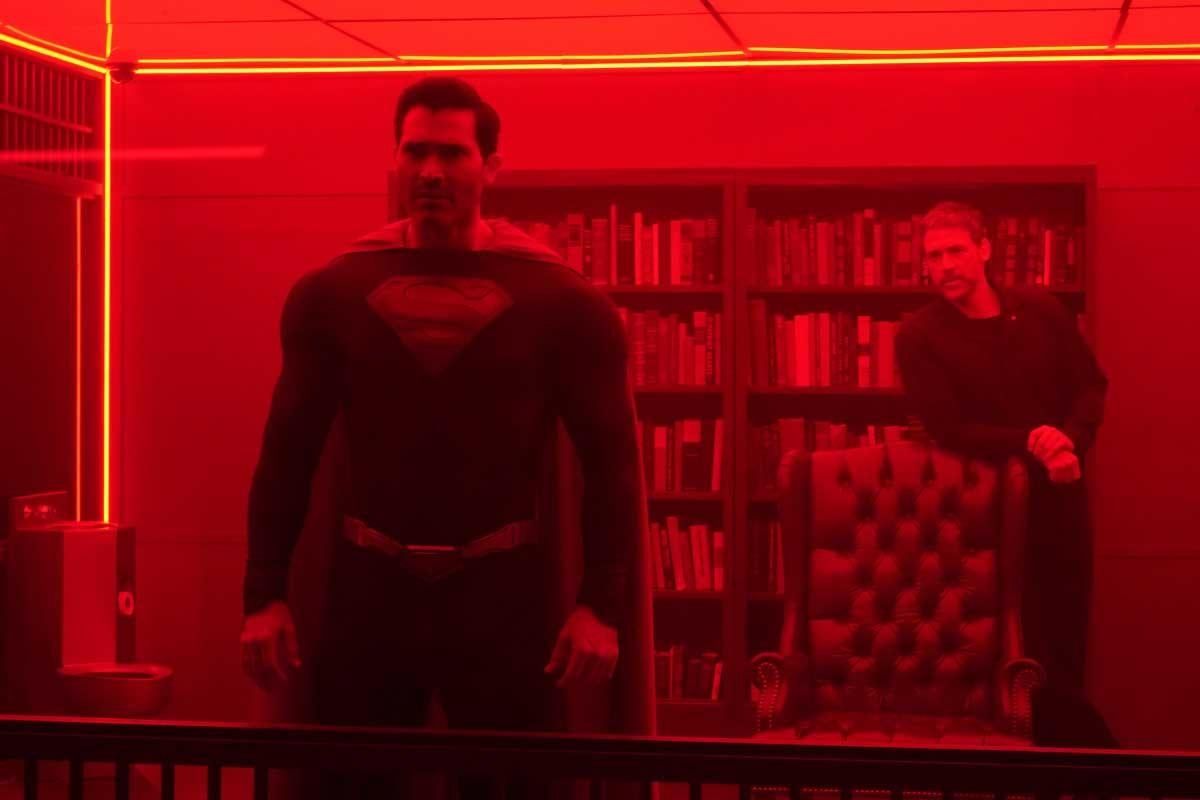 Superman and Lois Season 2 Clark Kent and Tal-Rho in Cell