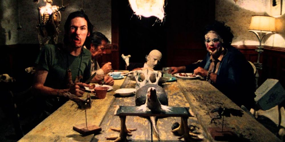 The sawyers sit at the diner table in The Texas Chainsaw Massacre